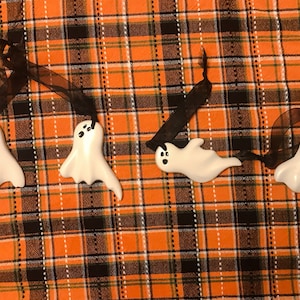 Ghost Ornaments // Halloween Ornaments // Spooky Ghosts