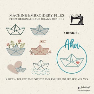 Könnte beinhalten: Digitale Maschinenstickdateien mit Papierboot-Designs. Das Bild zeigt sieben verschiedene Designs, darunter Boote mit Blumen, Flaggen und Herzen. Der Text lautet "MACHINE EMBROIDERY FILES FROM ORIGINAL HAND DRAWN DESIGNS" und "7 DESIGNS".