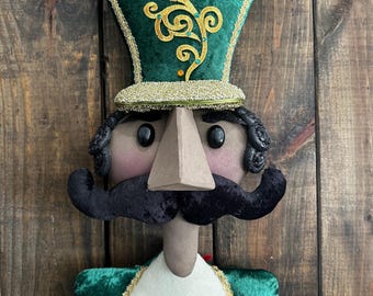 Emerald And Gold Nutcracker Wreath Attachment, African American Nutcracker Decor, Christmas Nutcracker, Nutcracker Embellishment