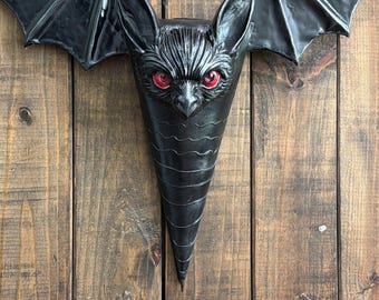 Halloween Bat Wreath Urn, Bat Vase Halloween Decor, Door Hanger Spooky Wings, Spookiness Decor