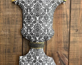 Exclusive Damask Urn Attachment Door Hanger For Holiday Baubles Workshop Members Only