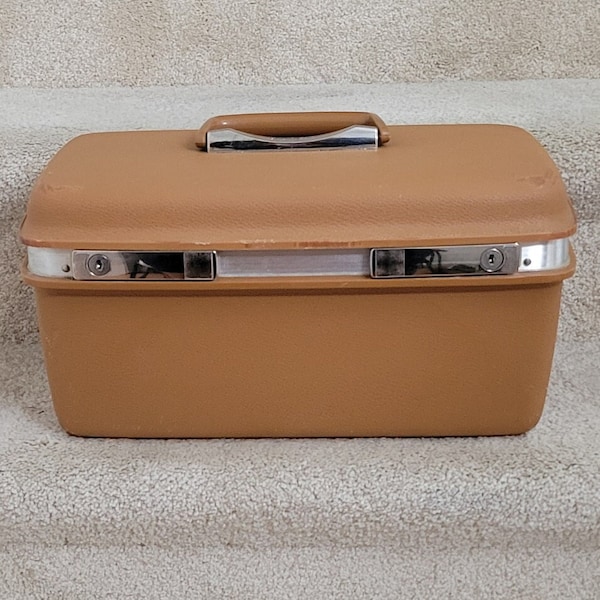 Vintage Tan Samsonite 'Aspen' Vanity Case/Train Case/Cosmetics/Carry-On Luggage, 1960s-1970s