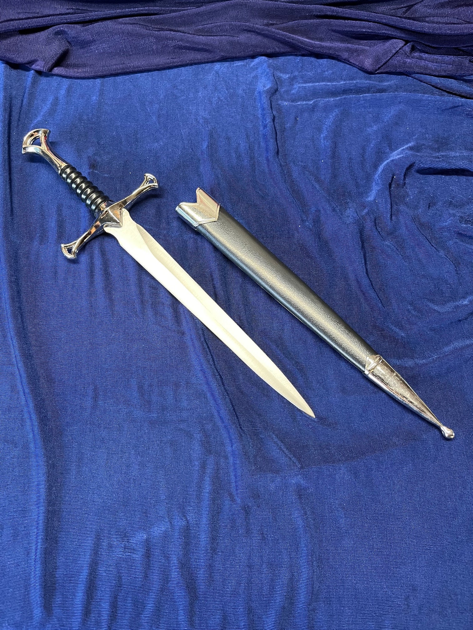 14&quot; Anduril Dagger with Sheath and Leather Frog. Short Sword, Knife Scabbard for Renaissance, Cosplay, Pirate, Medieval, Halloween, Birthday