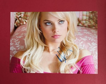 MARGOT ROBBIE - Autentyczny, ręcznie podpisany autograf ze zdjęciem i certyfikatem