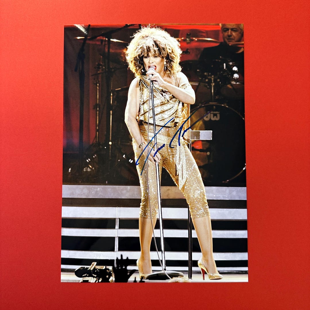 TINA TURNER signed autographed photo COA Hologram main image 0