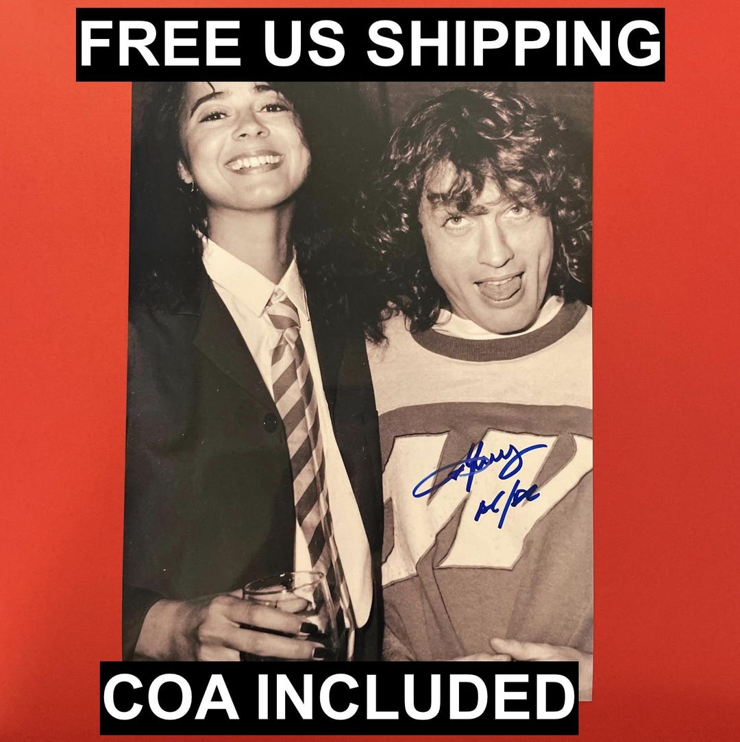 アンガス・ヤング / AC/DC - 直筆サイン入り写真（COA付き） - Etsy 日本