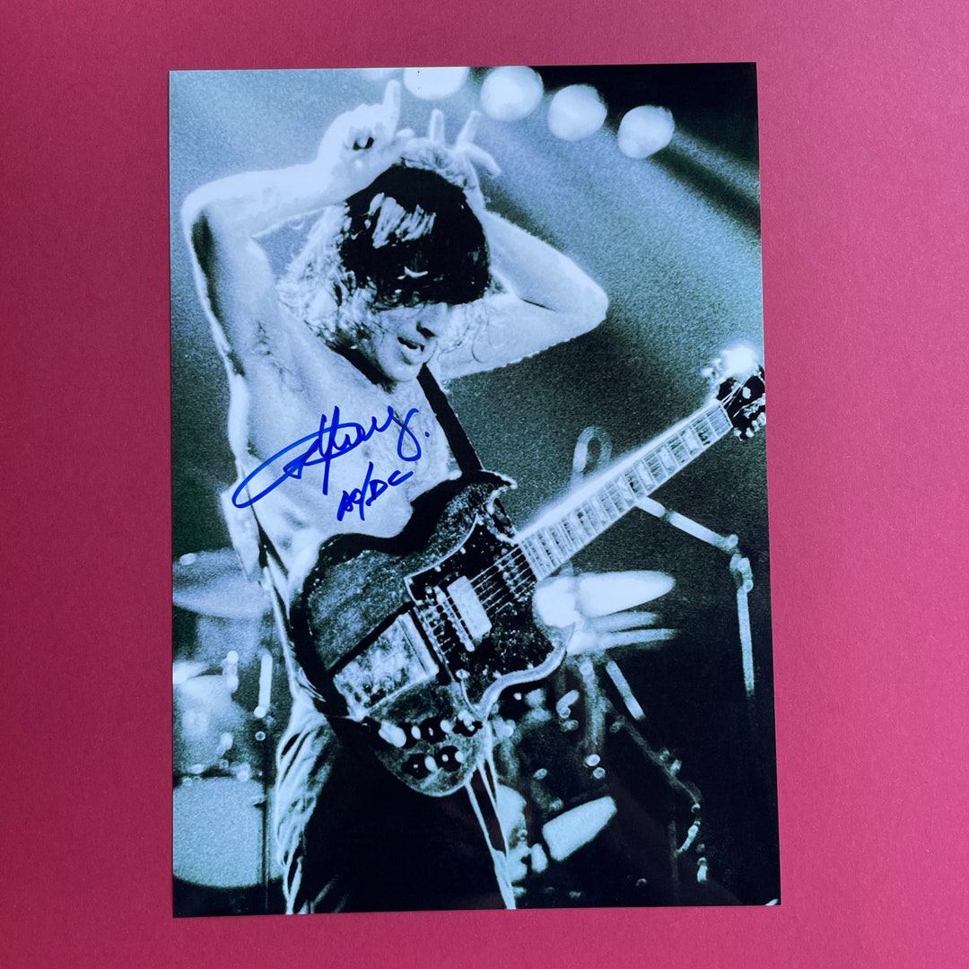 Angus YOUNG / AC/DC - Authentic Hand-signed Photo Autograph With Coa - Etsy