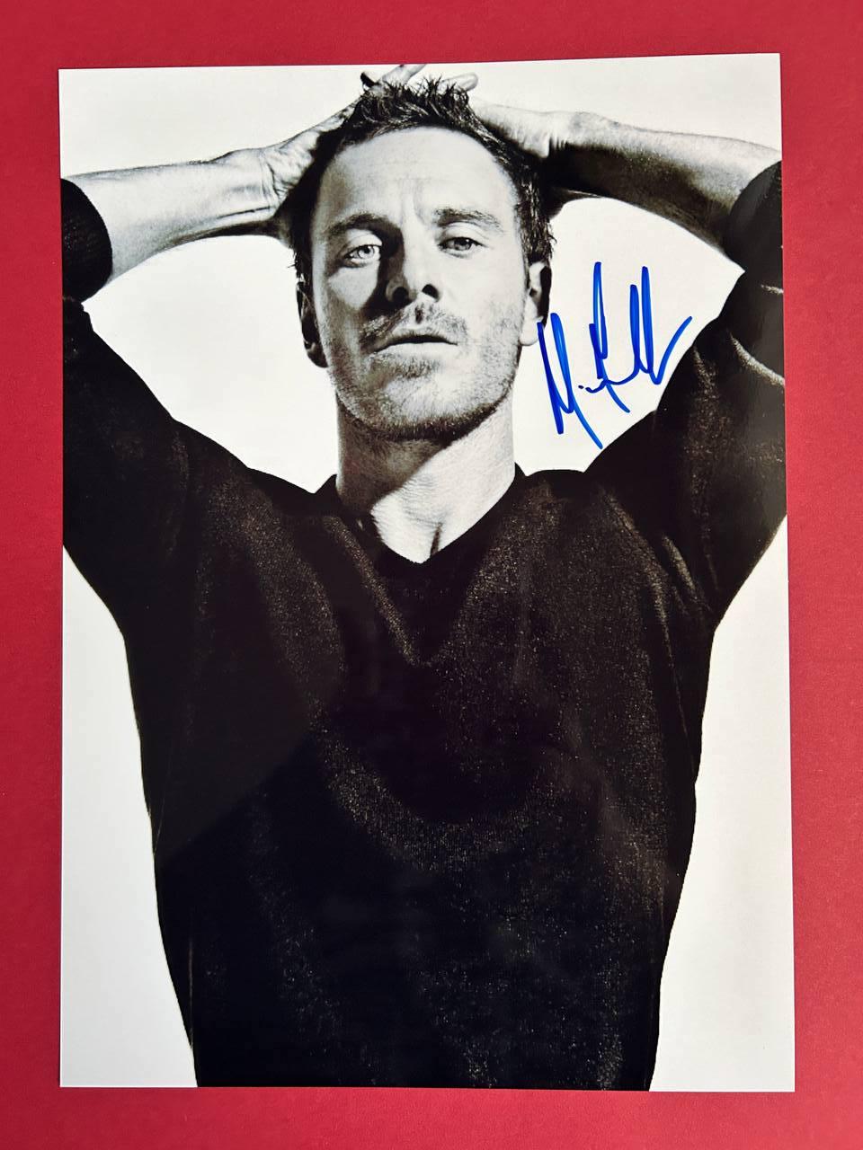 マイケル・ファスベンダー直筆サイン入り超大型写真…名探偵ポワロ　葬儀を終えて… マイケル・ファスベンダー直筆サイン入り超大型写真…名探偵ポワロ葬儀