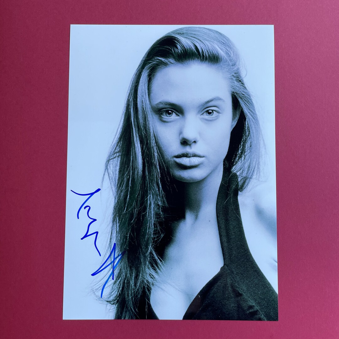 ANGELINA JOLIE signed autographed photo COA Hologram main image 0