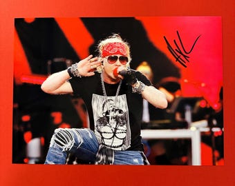 アクセル・ローズ - ガンズ・アンド・ローゼズ 直筆サイン入り写真 8.5