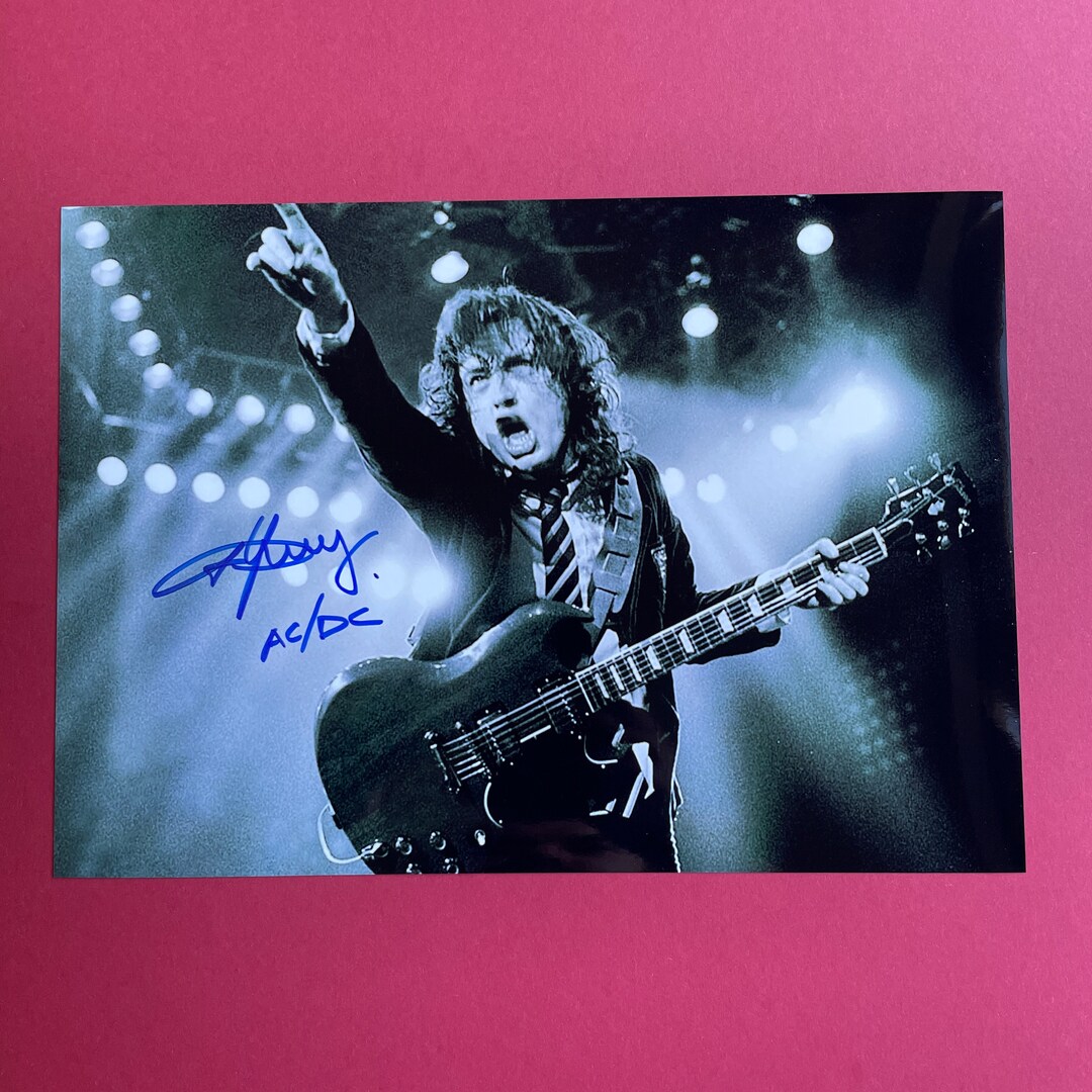 Angus YOUNG / AC/DC Authentic Hand-signed Photo Autograph With Coa - Etsy