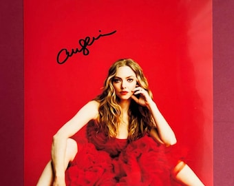 AMANDA SEYFRIED - Authentic Hand-Signed Photo Autograph With COA