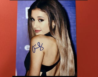 【アメリカ限定】アリアナ グランデ　サイン入りCD アリアナ・グランデ、サイン入りアルバム販売！ 最新インタビューも