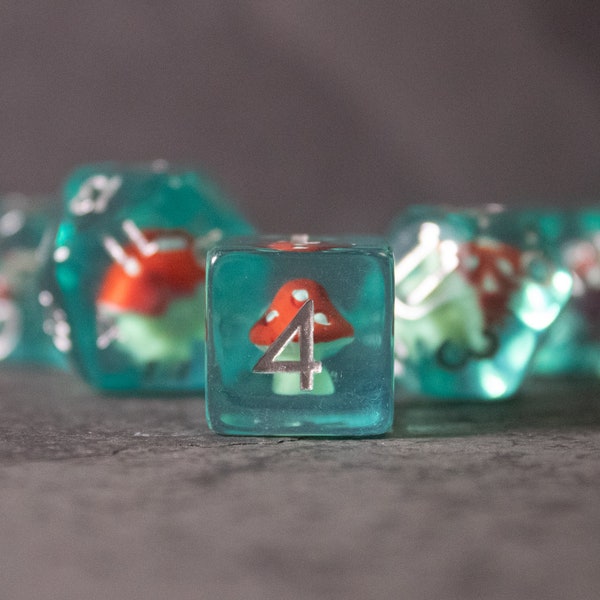 Mushroom Dice Set for DnD // Role Playing Dice for Druids // Dungeons and Dragons Dice // D&D Dice