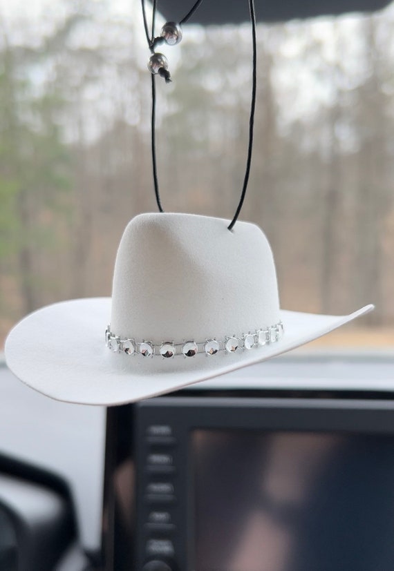 White cowboy online hat to decorate