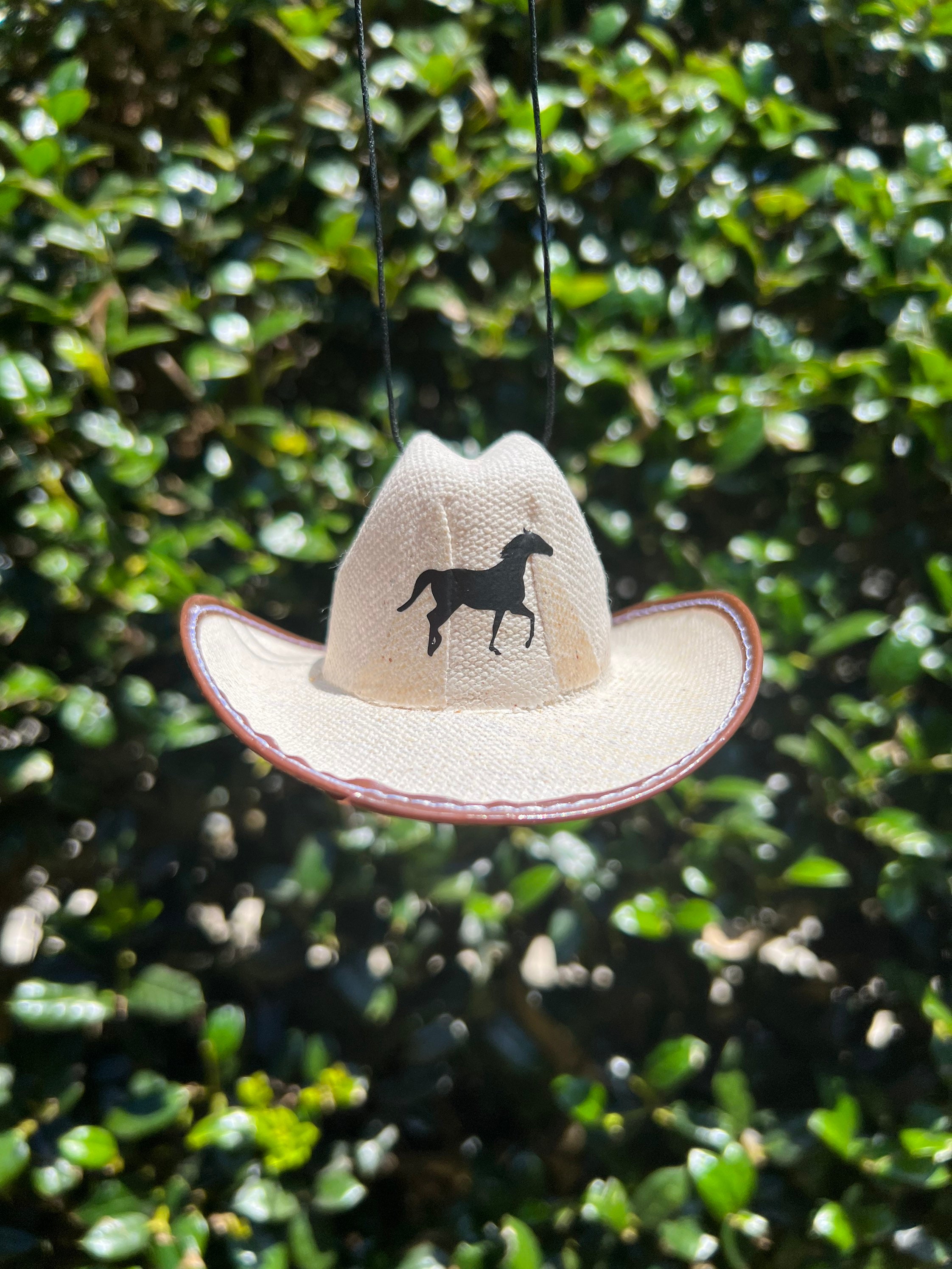 Pendentif Rétroviseur Chapeau De Cowboy TOEECY - Mini Breloque Voiture Vintage Fun, Décoration Auto Colorée Pour Hommes Et Femmes