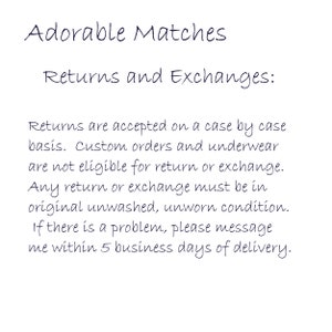 Pode incluir: Texto que explica a pol&iacute;tica de devolu&ccedil;&atilde;o e troca da Adorable Matches. As devolu&ccedil;&otilde;es s&atilde;o aceites caso a caso. As encomendas personalizadas e a roupa interior n&atilde;o s&atilde;o eleg&iacute;veis para devolu&ccedil;&atilde;o ou troca. Qualquer devolu&ccedil;&atilde;o ou troca deve estar em estado original, n&atilde;o lavado e n&atilde;o usado. Se houver algum problema, envie uma mensagem dentro de 5 dias &uacute;teis ap&oacute;s a entrega.