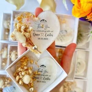 Resin Magnet Wedding Favors, Wedding Favors for Guests in Bulk, Epoxy Magnet, Bridal Shower Favors, Rustic Wedding Favors, Birthday favors