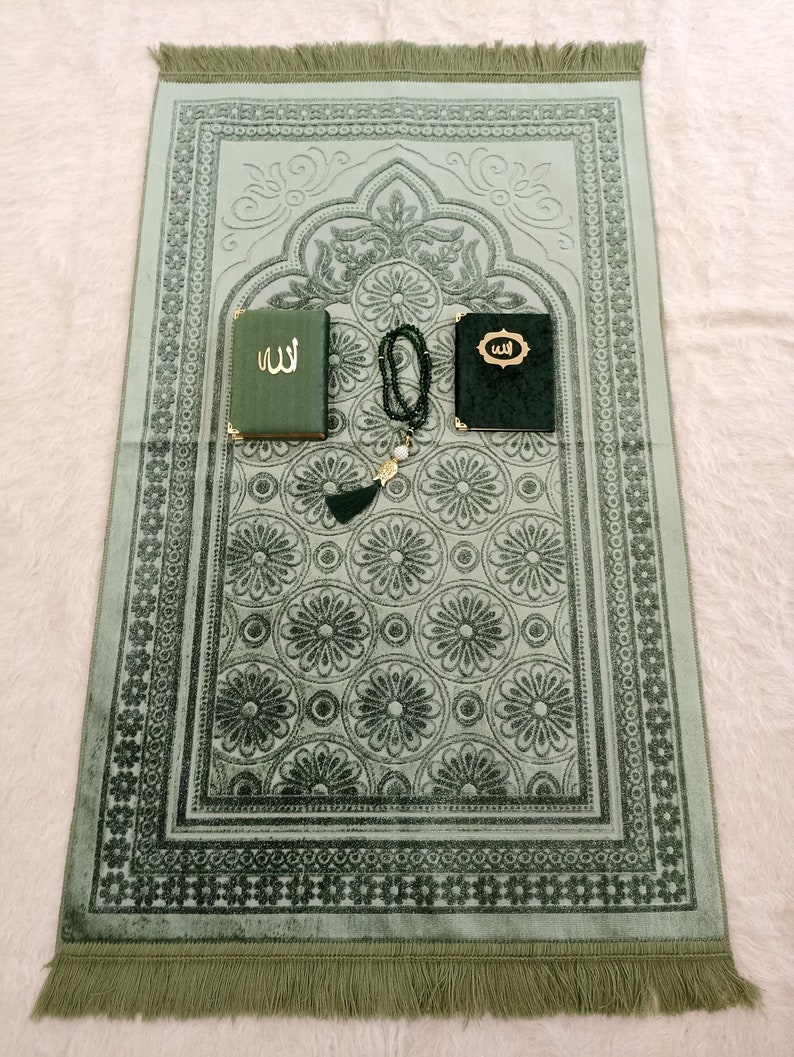 Velvet Prayer Mat, Eid Gifts, Sejadah, Quran Yaseen Gift Set, Prayer Rug Muslim Man, Islamic Muslim Gift, Muslim Wedding Gift image 1