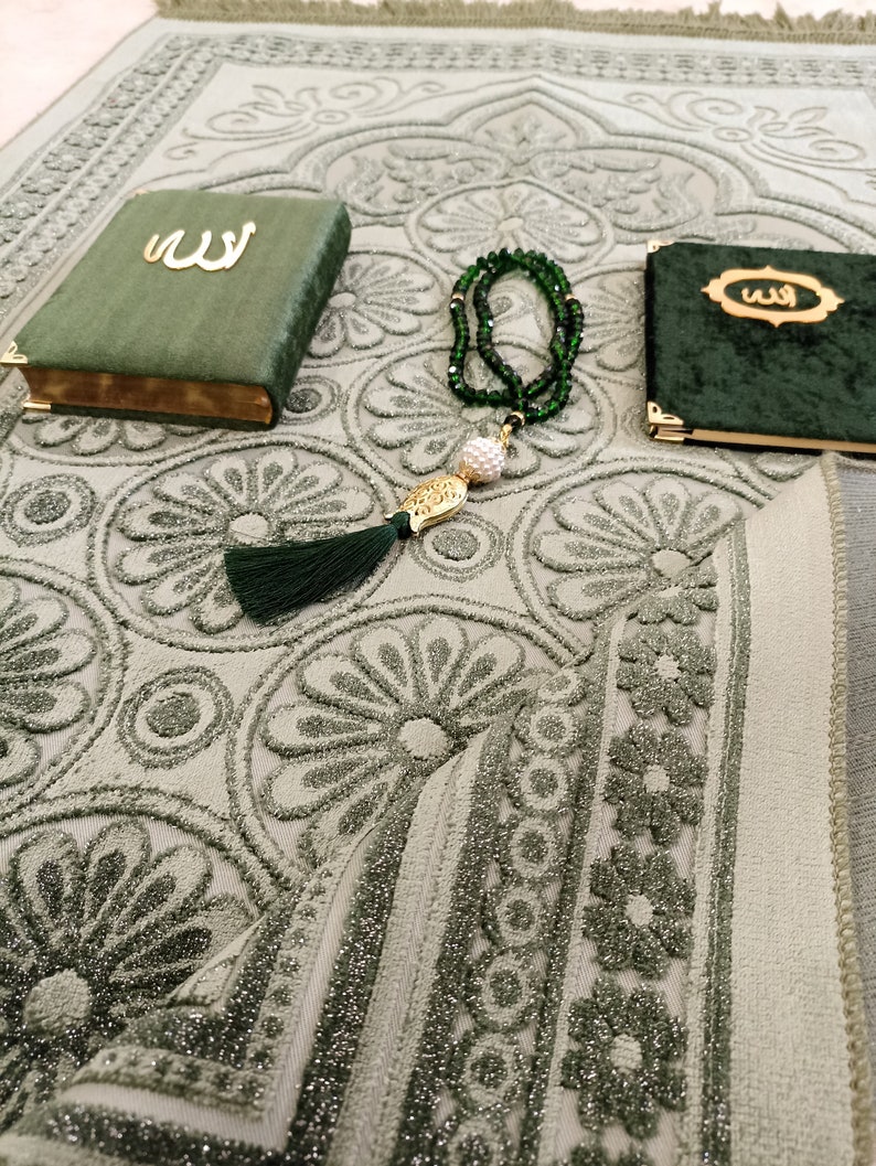 Velvet Prayer Mat, Eid Gifts, Sejadah, Quran Yaseen Gift Set, Prayer Rug Muslim Man, Islamic Muslim Gift, Muslim Wedding Gift image 2