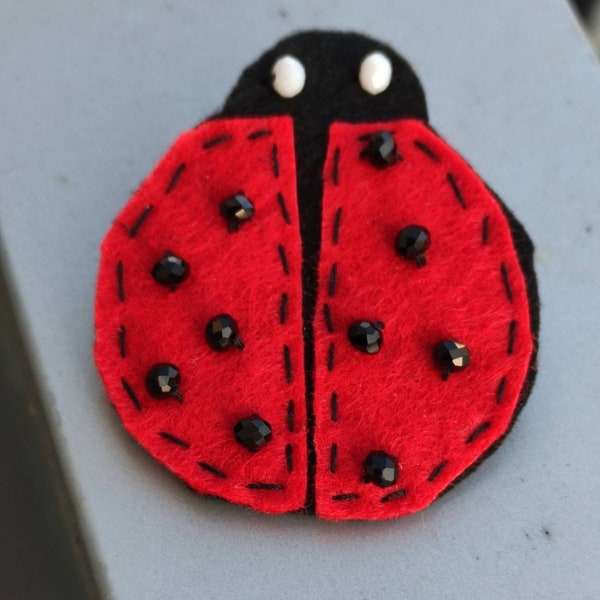 Broche coccinelle