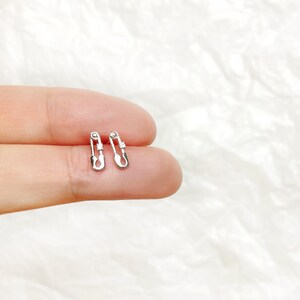 Boucles d'oreilles à clip en forme de piercing pour cartilage à l'arrière • Design exquis • Cadeau pour elle