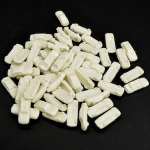 100 pcs Miniature Blank Car Unpainted Vehicle 1:300 Scale Models Street Building Landscape Scenery Layout Accessories Diorama Supplies