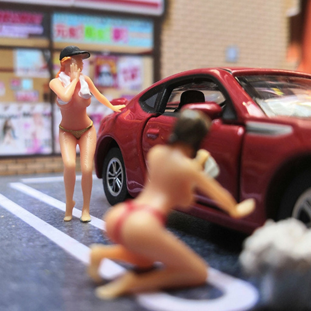 ミニチュアビキニカーウォッシュセクシーガール女性人物