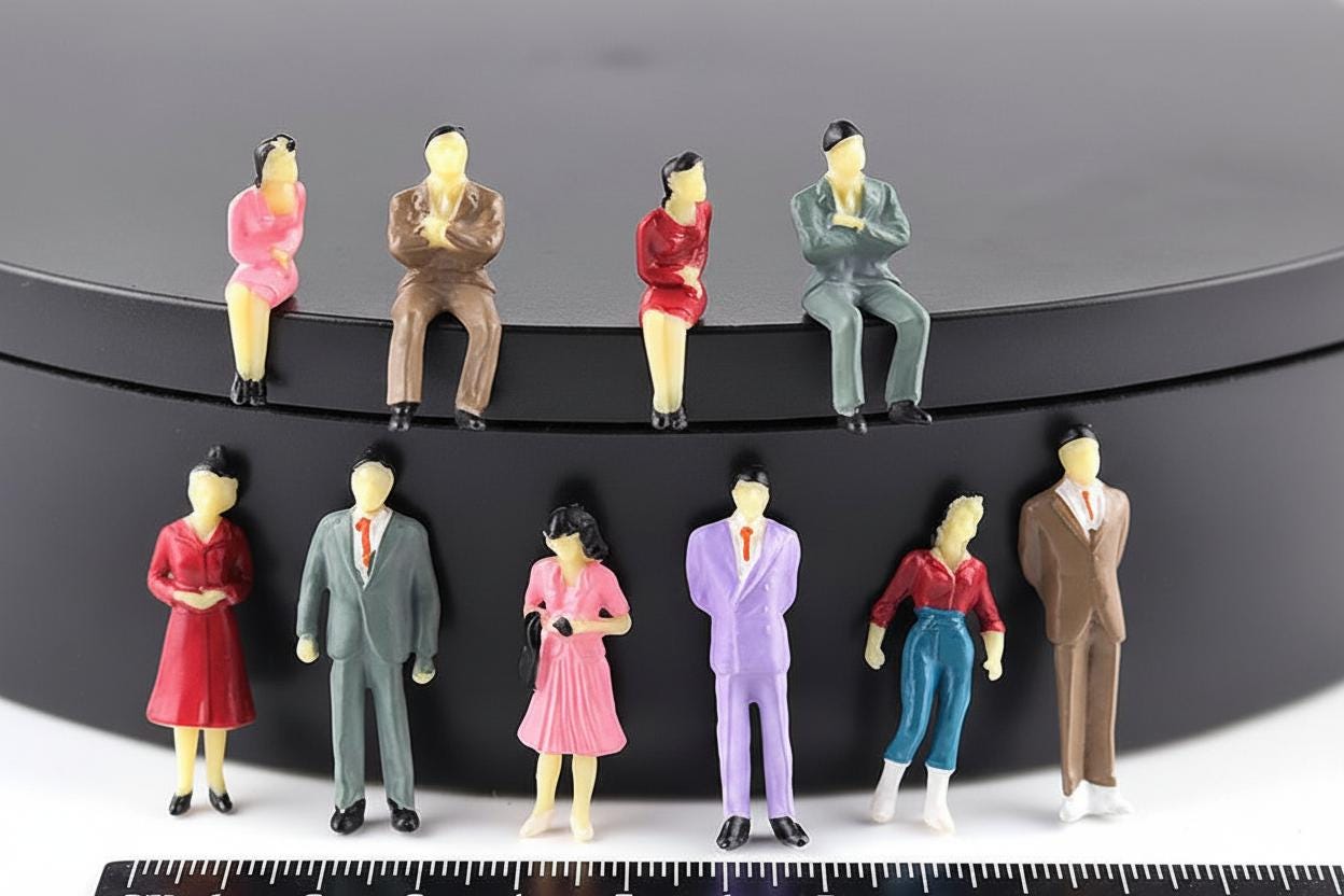 200 pezzi modellini di treno persone passeggeri, scala 1:100, figure dipinte persone sedute diverse pose modelli di persone per scene in miniatura treno scene layout