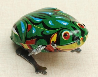 Classic Vintage Jumping Frog Wind Up Clockwork Tin Toy Collectible