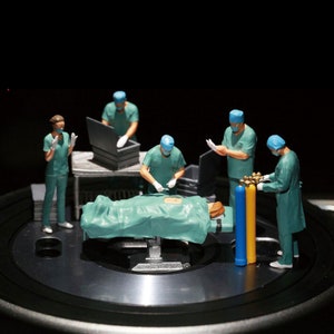 Miniature Doctor Surgical Patient Equipment Set People Figure 1:64 Models Building Landscape Scene Accessories Diorama Supplies