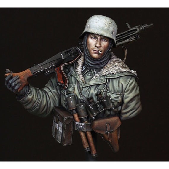 WWII MG42 Gunner Totenkopf Division Kharkov 1943 Unpainted WWII MG42 Gunner Totenkopf Division Kharkov 1943 Unpainted