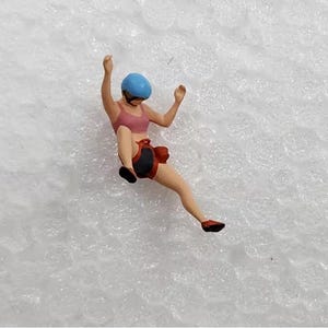 Miniature Rock Climber Figure - 1/87 or 1/64 Scale Resin Diorama Scenery Craft Supply image 2