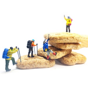 Miniature Mountain Ice Climbing Hiking People Figure 1:64 Models Toys Landscape Layout Scene Accessories Diorama Supplies
