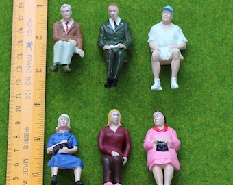 12pcs Miniature Seated People - 1:25 Scale Model Train Scenery - Diorama Figures
