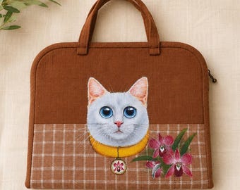 Funda para iPad con diseño de gato blanco pintada a mano, funda de algodón hecha a mano para tablet, regalo para amantes de los gatos, hecha en Tailandia.