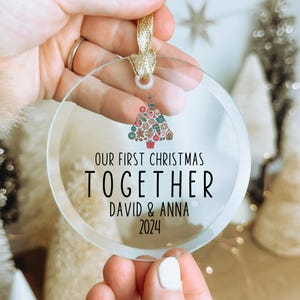 Coppia personalizzata Primo addobbo natalizio Personalizzato Il nostro primo addobbo natalizio insieme Primo addobbo natalizio Addobbo per albero di Natale Regalo