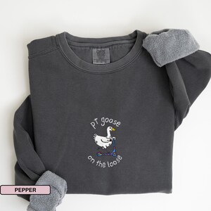 Broderad sjukgymnasttröja Broderad sjukgymnasttröja för sjukgymnast Gåva till sjukgymnast Sjukgymnasttröja Pepper