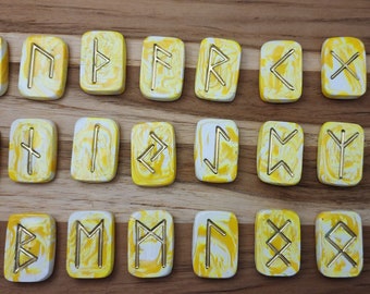 Conjunto de runas de arcilla polimérica Elder Futhark único en su clase