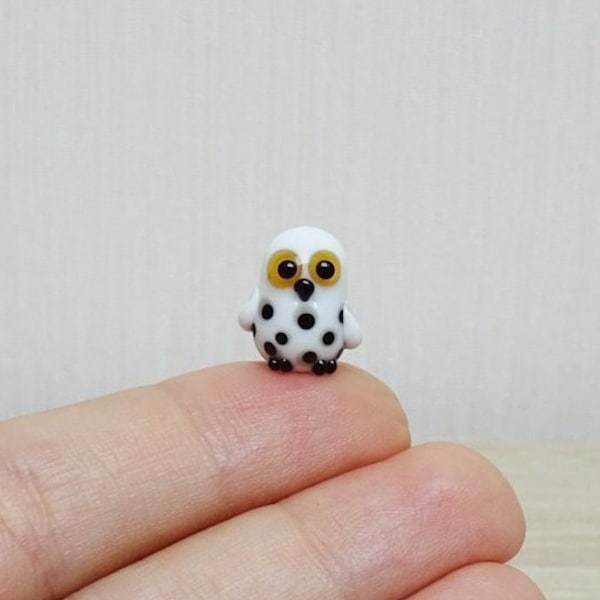 Figurine de hibou Figurine de hibou en verre Terrarium figurine animal miniature Cadeau de hibou Hibou miniature minuscule hibou Sculpture de hibou Ornement de hibou Figurine d’animal en verre