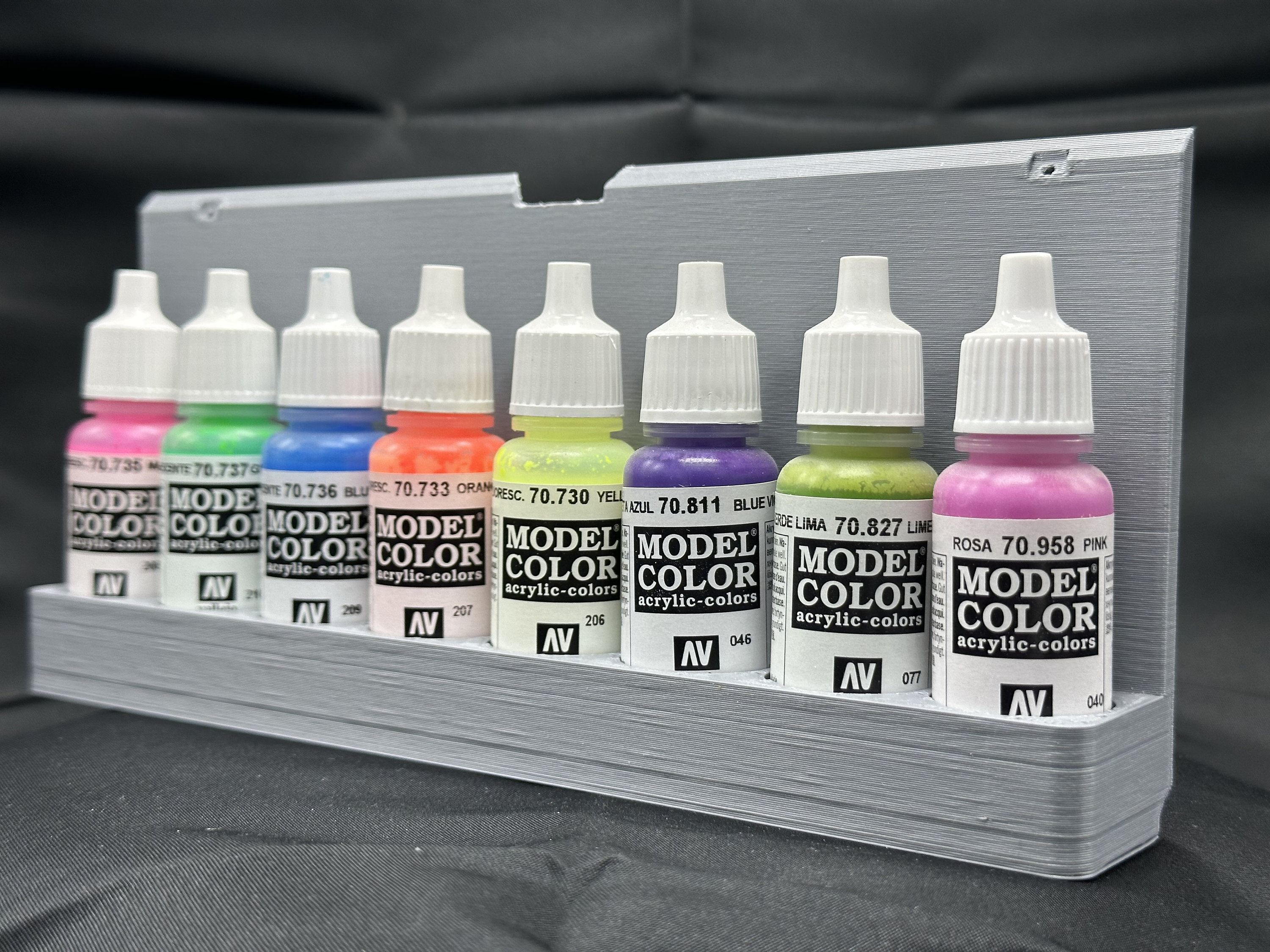 Vallejo Acrylicos Game Color Advanced Set, Model Color Paint Set, 1/2 Fl.  Oz. Bottles, 16 Colors