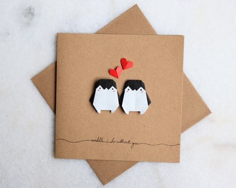 Carte vierge personnalisée en origami pour les amateurs de pingouins. Parfait pour un anniversaire, un mariage, des fiançailles, la Saint-Valentin, l'appréciation d'un partenaire.