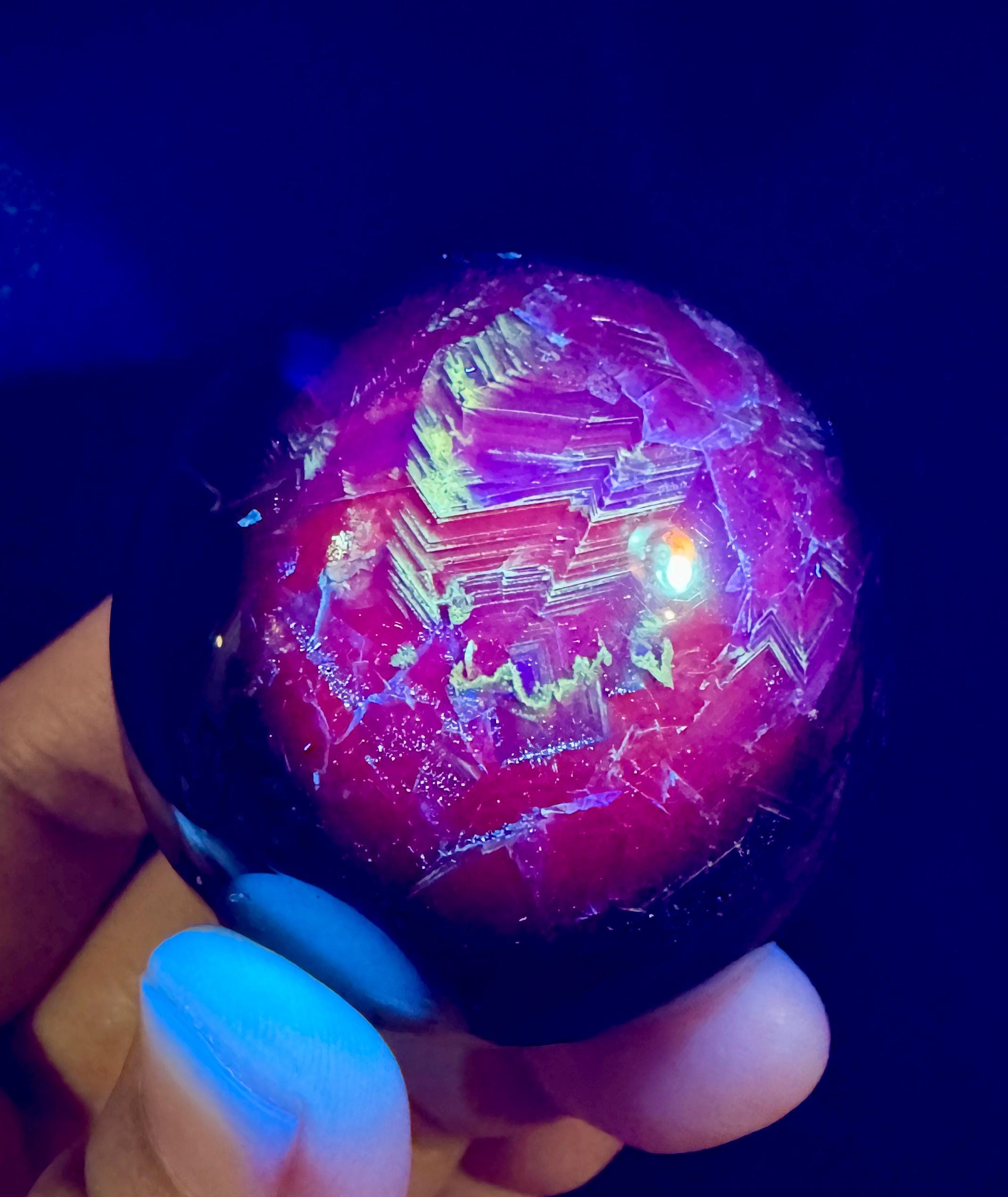 ブラックローズフローライト レア！ パキスタン産 赤蛍光 ディープブルー フローライト