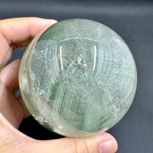 ¡IMPRESIONANTE! Esfera fantasma verde de 74 mm, arcoíris, mil capas, mineral de hierro, con soporte, Brasil