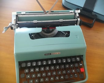 タイプライター olivetti LETTERA 41 Olivettis+22-41+094.JPG
