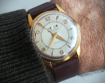 Reloj vintage Marbell con triple fecha, años 50, 35,5 mm, en funcionamiento y revisado.