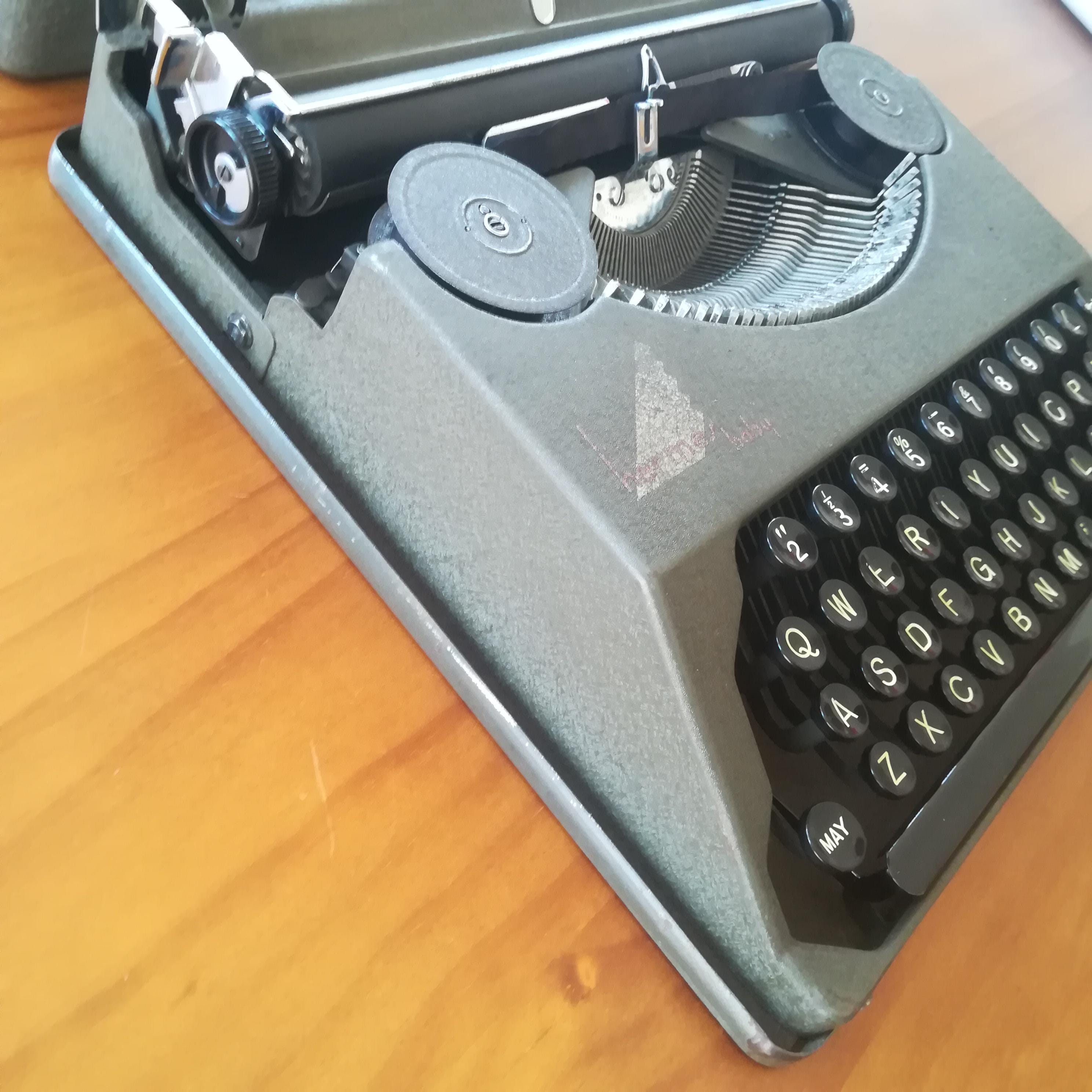 1936年製エルメス・ベビー・ヴィンテージタイプライター、動作確認済み