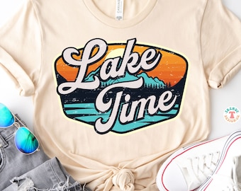 L'heure du lac PNG, effet vieilli et solide, rétro été PNG, vibrations de lac, chemise d'été Png, sublimation PNG, vacances en famille Png, navigation de plaisance, camping