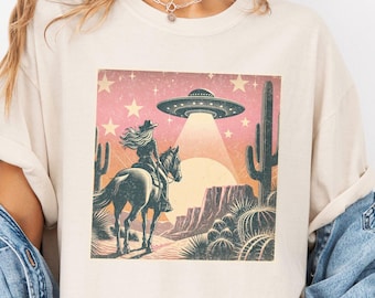 Retro Western UFO Shirt, Vintage Inspired Desert Cowgirl Horse Alien Graphic Tee Cowboy Tshirt Country Girl Gift for Her Comfort Colors