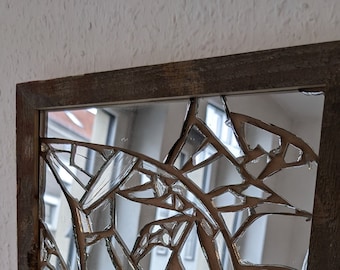 Spiegelmosaik im Altholzrahmen